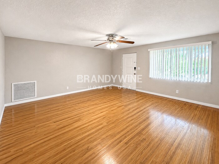 Building Photo - 130 Flamingo Ave