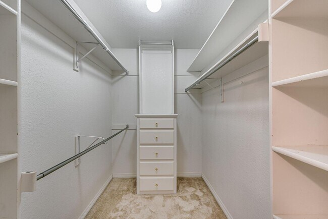 Building Photo - 1644 Greenway Ct