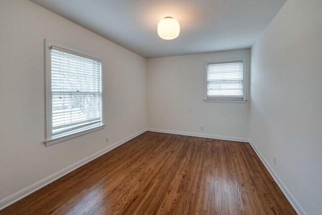Building Photo - 514 Continental Dr