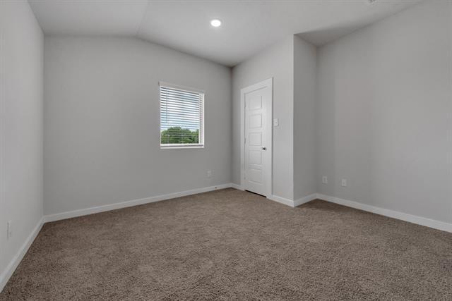 Building Photo - 606 Green Grass Dr