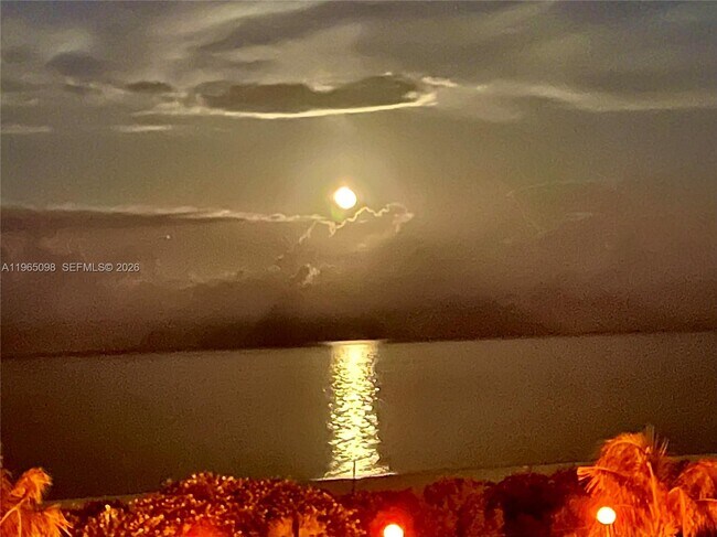 Building Photo - 5701 Collins Ave