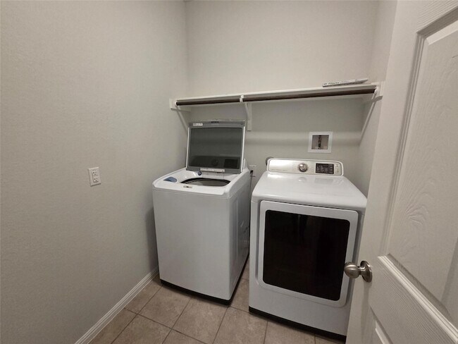 Building Photo - 129 Walkup Ln