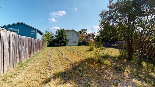 Building Photo - 709 Swiss Ct