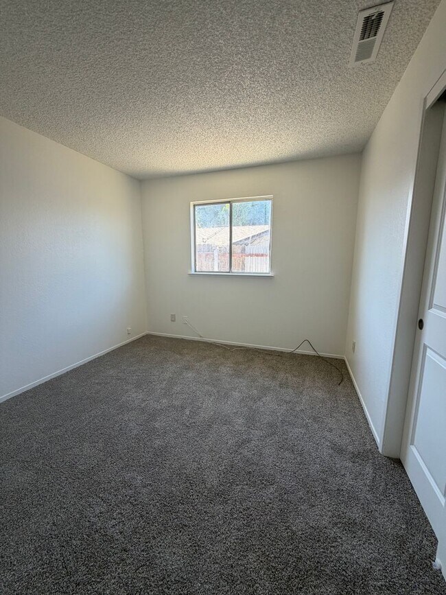 Building Photo - 200 Armona Ave