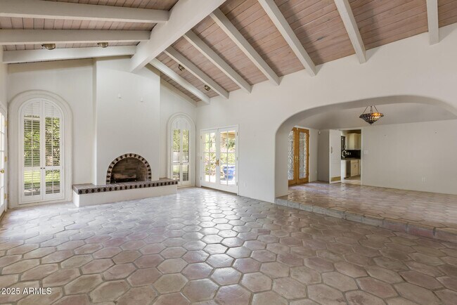 Building Photo - 49 Biltmore Estates Dr