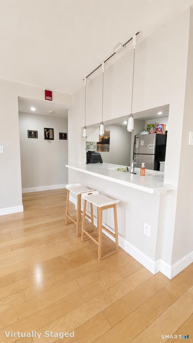 Building Photo - 127 Greyrock Pl