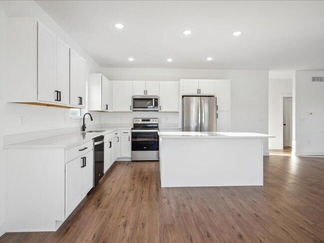 Building Photo - 808 Windam Dr