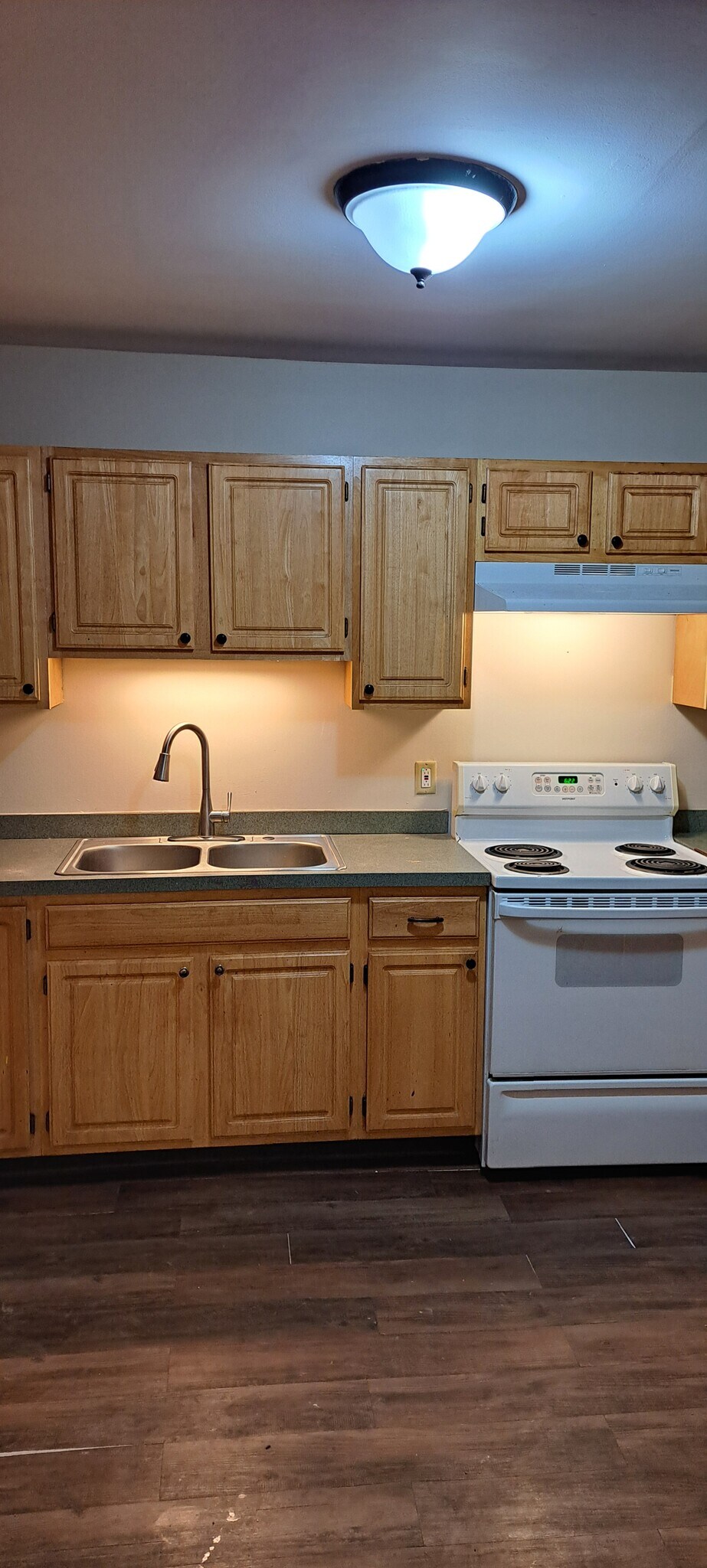 Building Photo - 3227 7th Ave