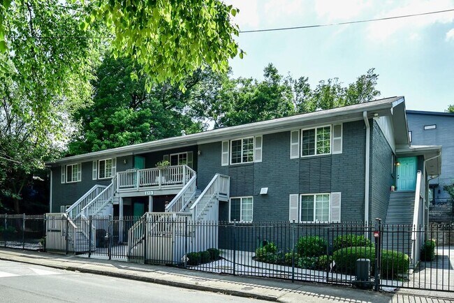 Building Photo - 210 Sampson St NE