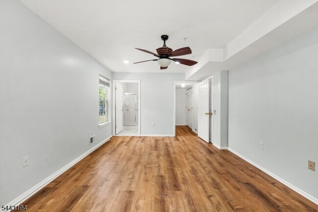Building Photo - 230 Vasser Dr