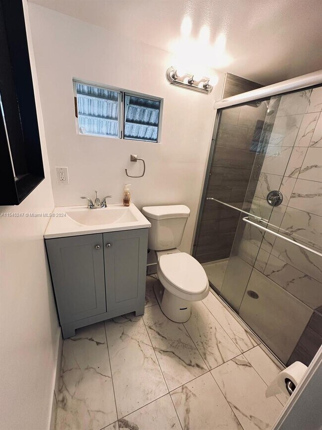 Building Photo - 5179 SW 34th St