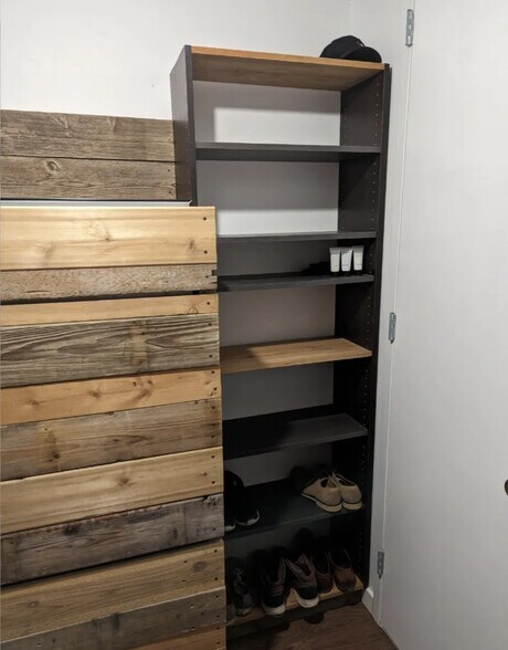 Building Photo - 1 E Scott St