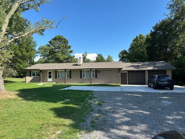 Primary Photo - Charming 3 bedroom, 2 bath home in Lenoir ...