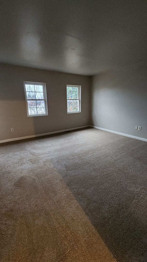 Building Photo - Affordable 2 bedroom / 1 bathroom townhome.