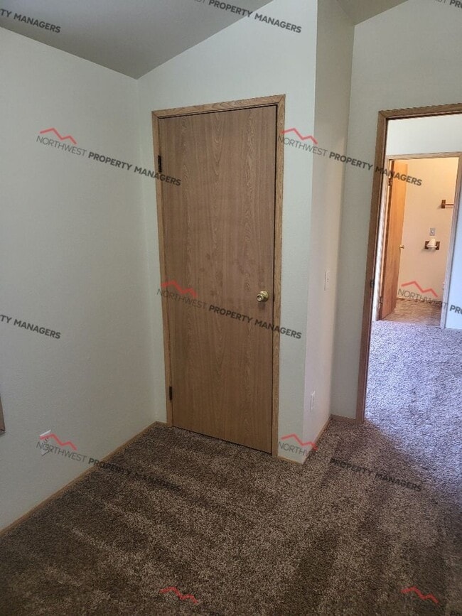 Building Photo - STATUS: AVAILABLE   | R80h | $1595.00
