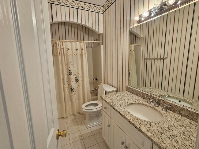 Building Photo - 115 Willow Oak Loop