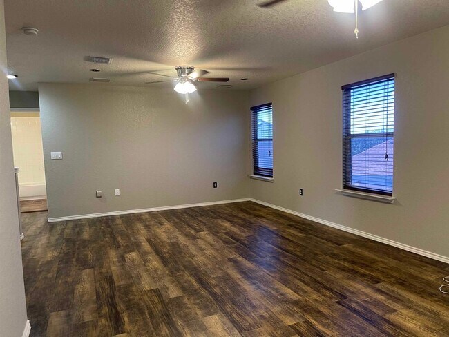 Building Photo - 11024 Dublin Briar