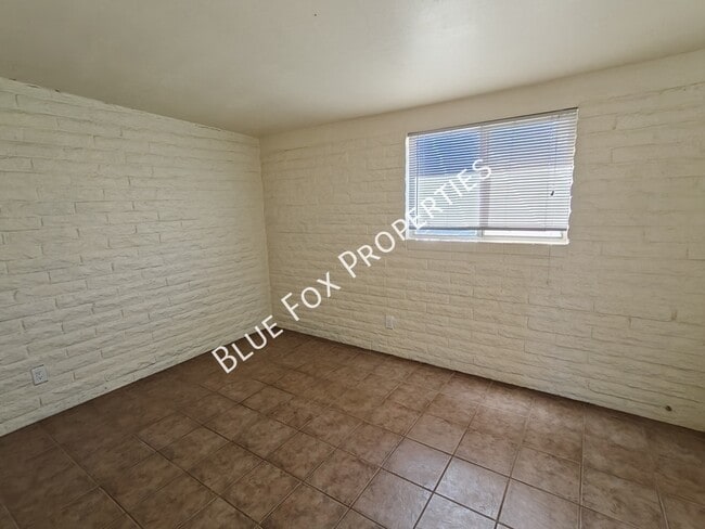 Building Photo - 3755 S Amos Pl