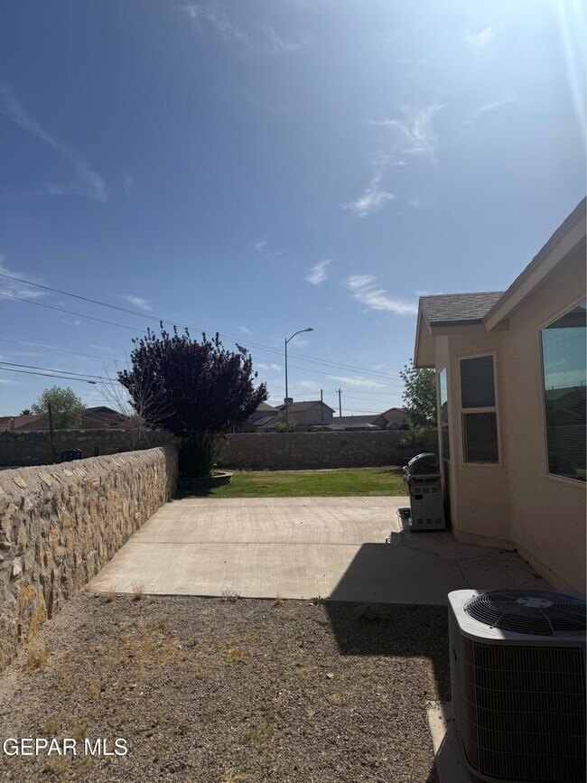 Building Photo - 1409 Kimsha Dr