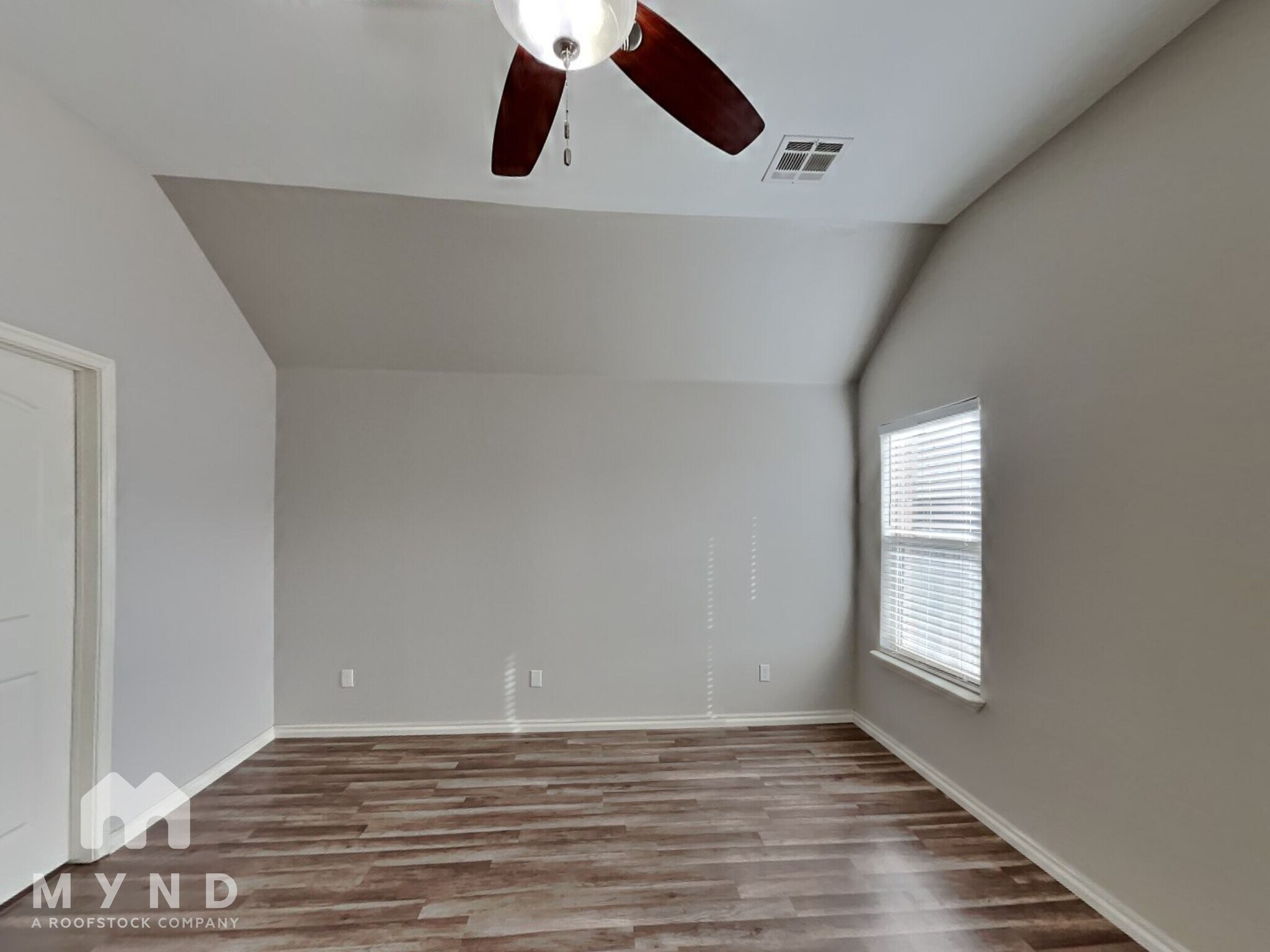 Building Photo - 3204 Valley Hollow