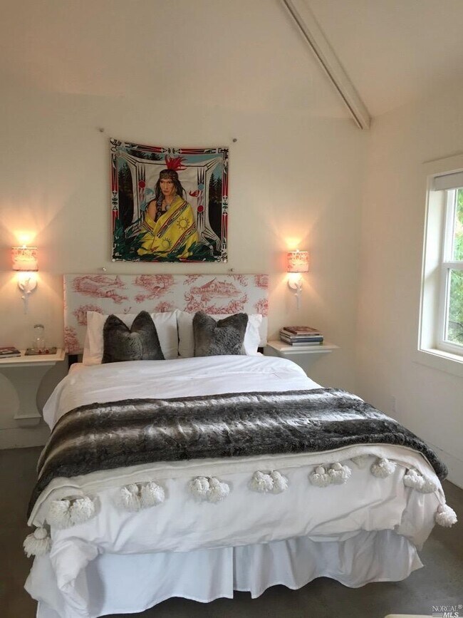 Building Photo - 419 Dry Creek Rd