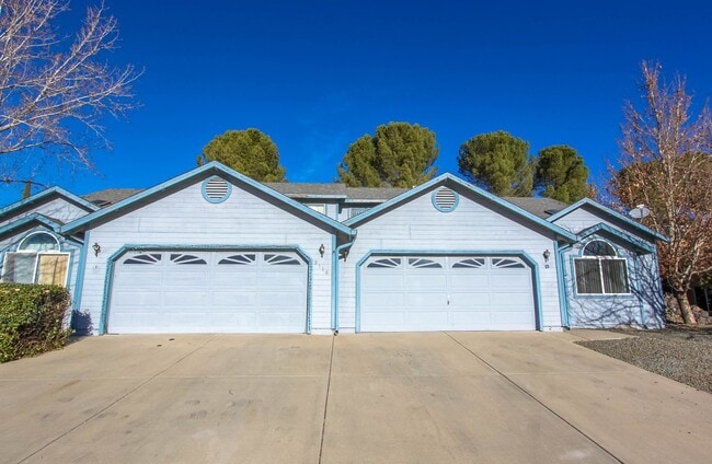 Building Photo - 2 Story Duplex with Loft & Deck