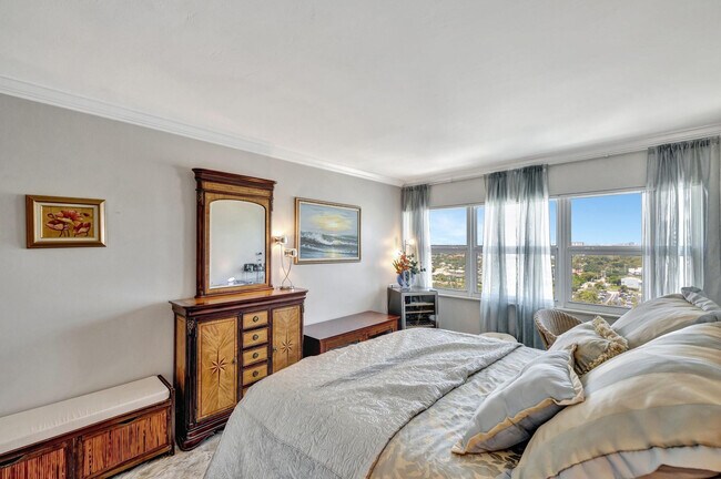 Building Photo - 2100 S Ocean Dr