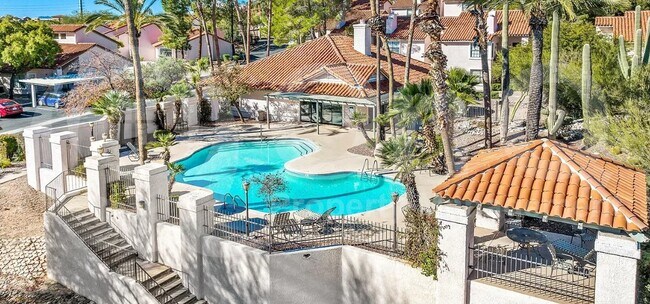 Building Photo - 3210 E Calle De La Punta