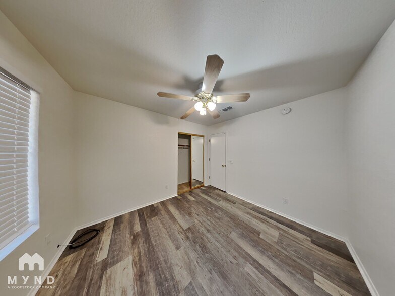 Building Photo - 4230 S Mayberry Pl