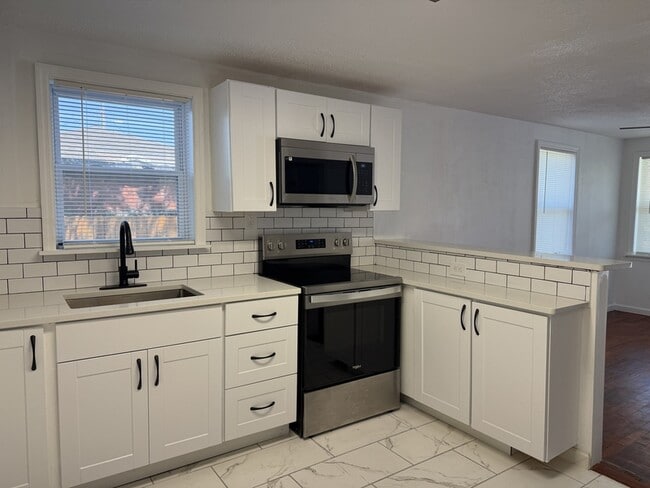 Building Photo - 239 Jenks St