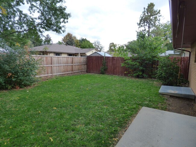 Building Photo - Beautiful Home in Longmont Estates