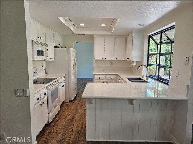 Building Photo - 25825 Southbrook