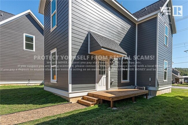 Building Photo - 1039 S Laramie Hts
