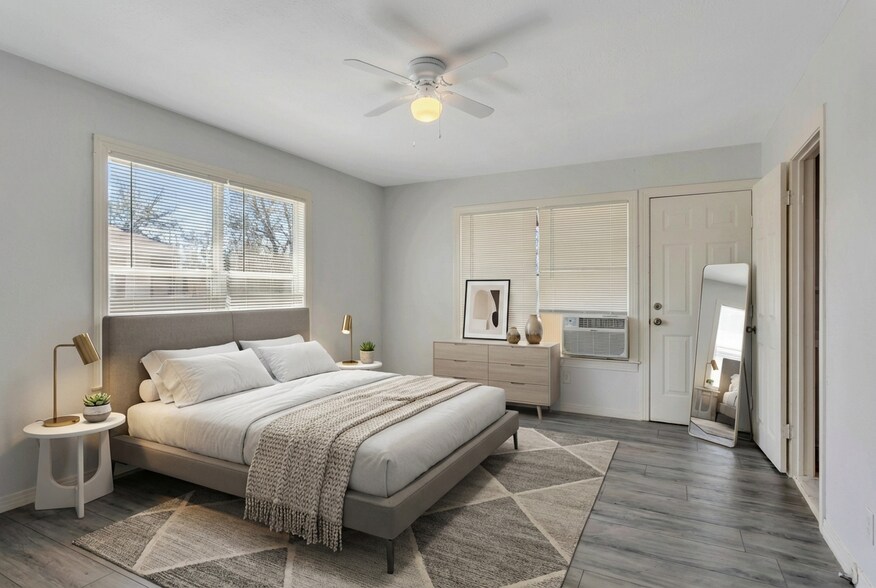 Building Photo - 305 N Robinson St