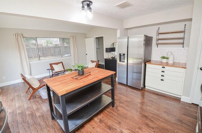 Building Photo - 22118 Fincastle Dr
