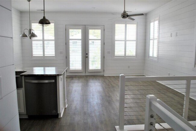 Building Photo - Clambake Cove