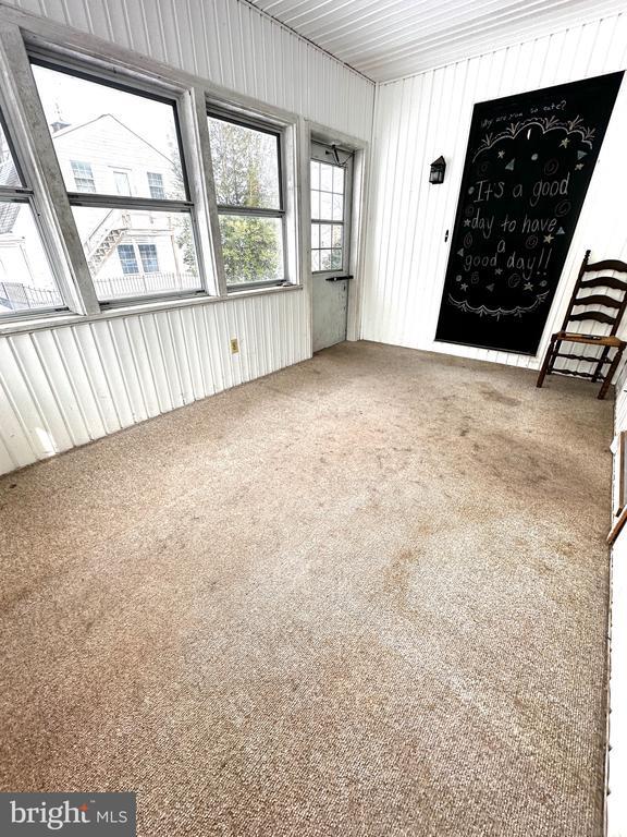 Building Photo - 223 Walnut St