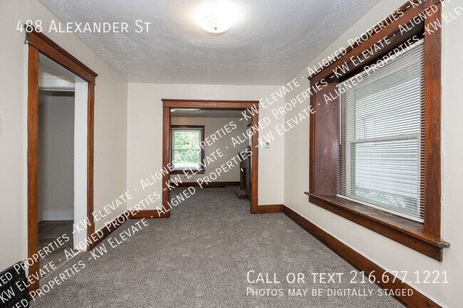 Building Photo - 3 floor Bright & Vibrant 4 bedroom home !