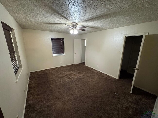 Building Photo - 5A5B W Broadway Ct