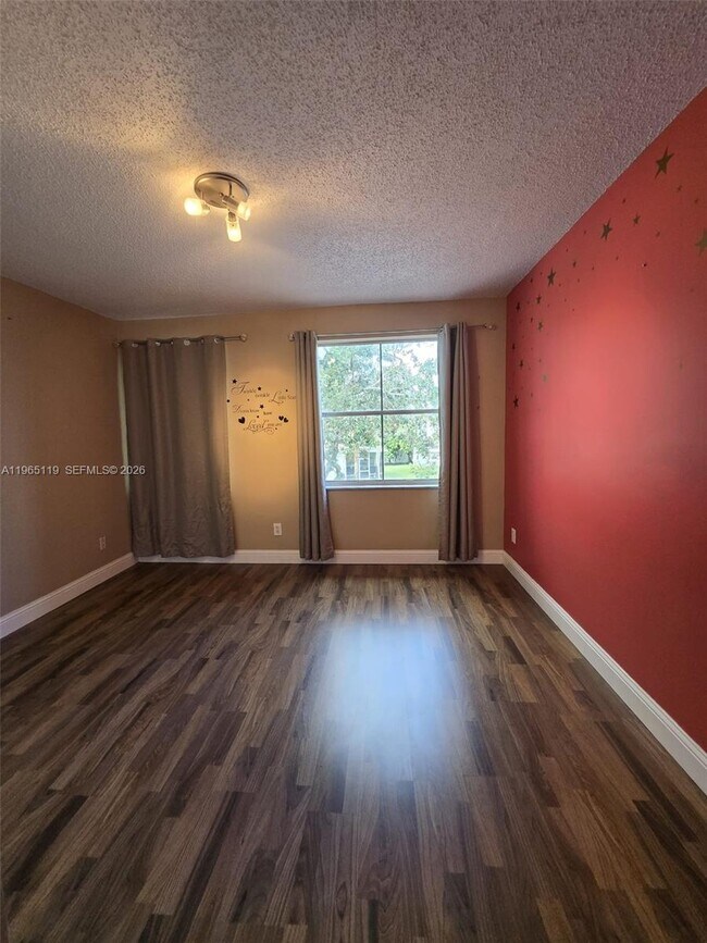 Building Photo - 821 NW 130th Ave