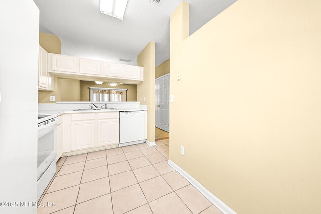 Building Photo - 8230 Dames Point Crossing Blvd