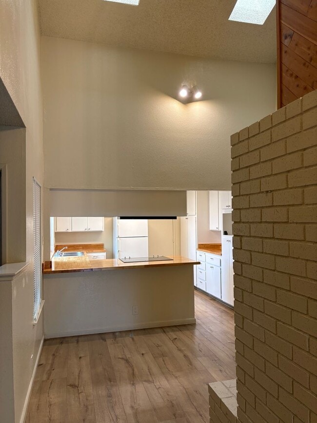 Building Photo - Colusa Ave