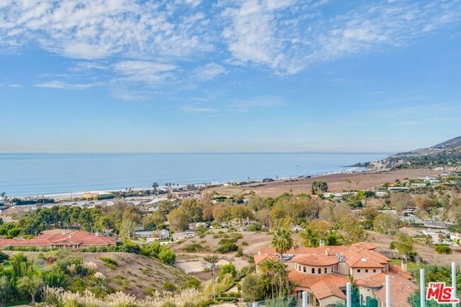 Building Photo - 6277 Sea Star Dr