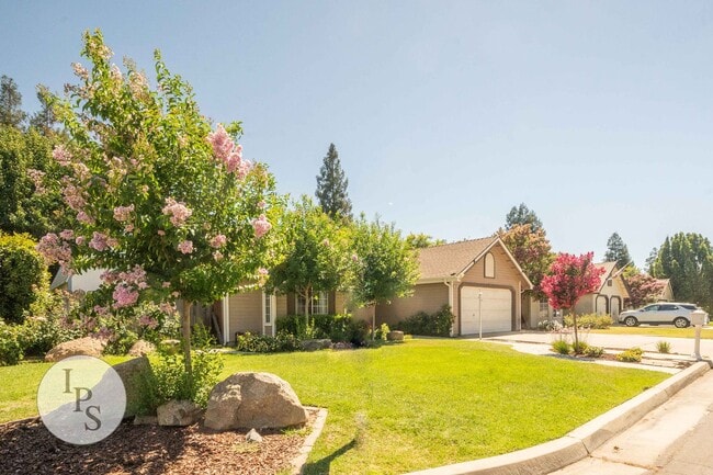 Primary Photo - North Fresno Home, 3BR/2BA, Built 1991 – w...