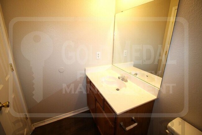 Building Photo - 3304 Barcelona Dr
