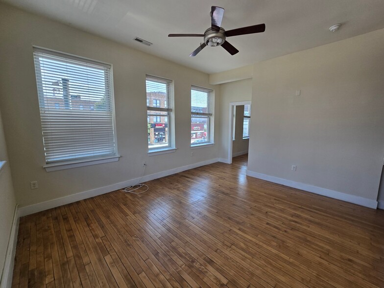 Building Photo - 613 N Lombardy St