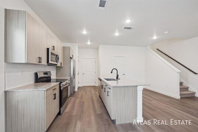 Building Photo - 661 Coney Aly