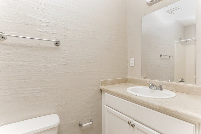 Building Photo - 4031 Cindy Dr