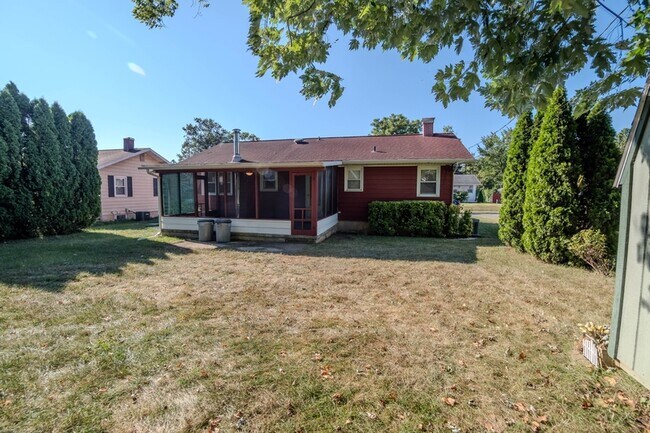 Building Photo - 6 Hammen Ave