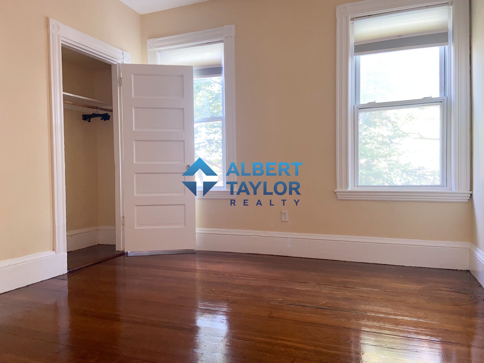 Building Photo - 19 Parker Hill Ave